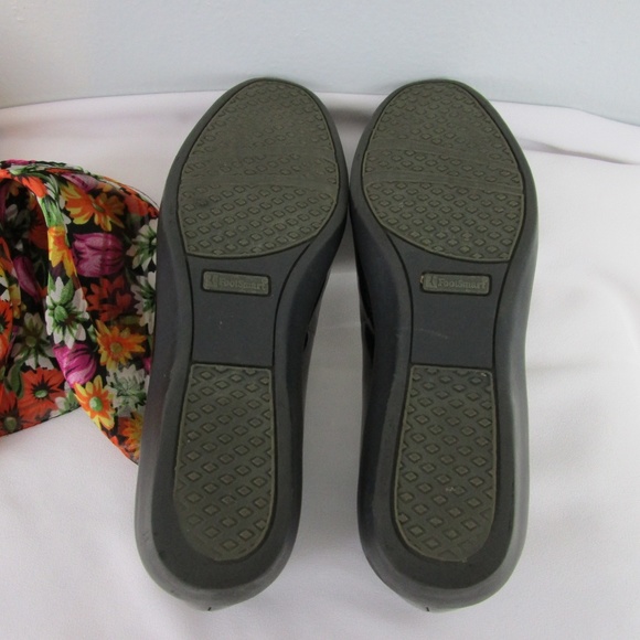 Vintage Black Patent Leather 1" Wedge Heels - Picture 6 of 8